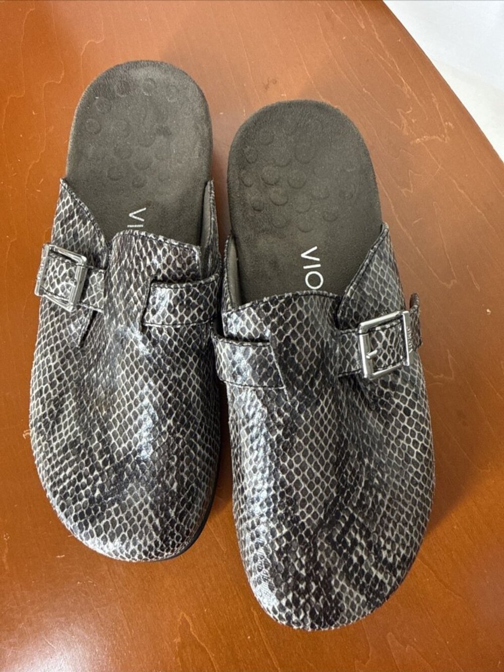 Vionic Calgary Mules Women’s  Flip Flop  Clogs Size 7 Brown snake Print